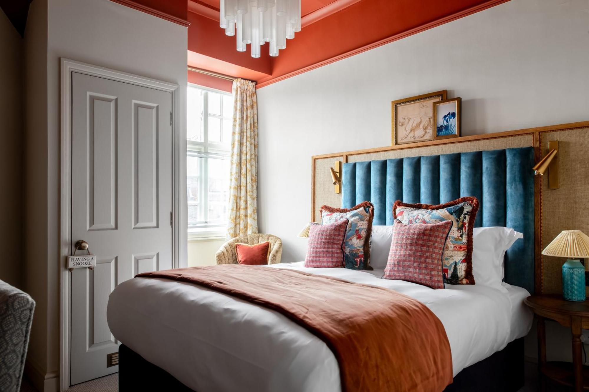 Red Lion Hotel 3*