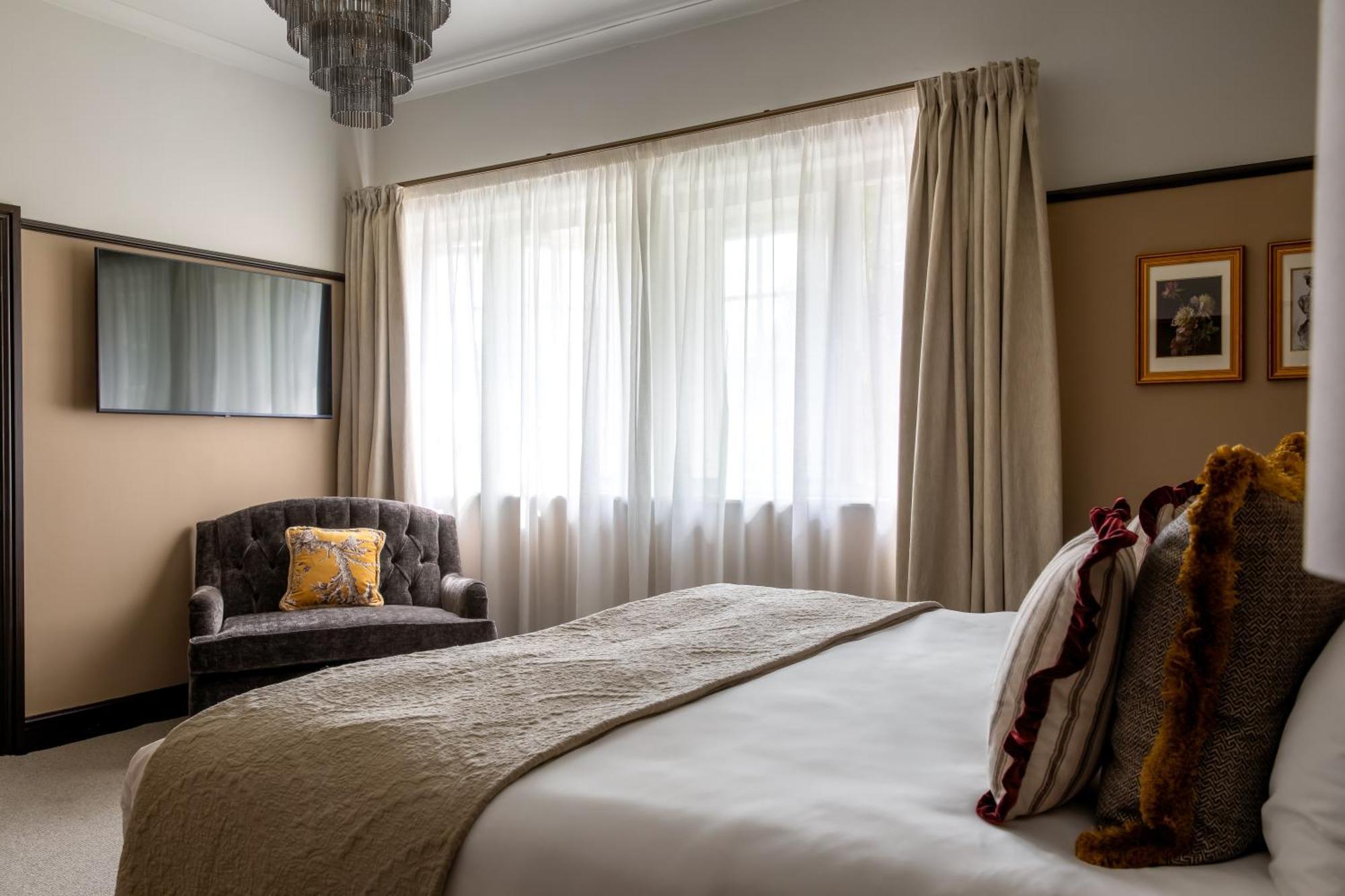 Red Lion Hotel
